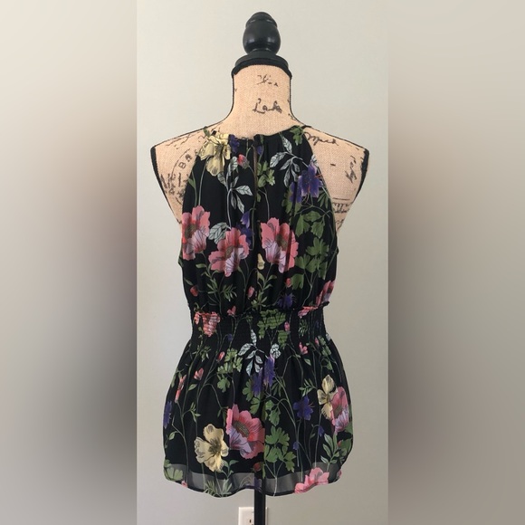 EXPRESS FLORAL PRINT RAZORBACK CROP TOP BUTTON CLOSE KEYHOLE SMOCKED WAIST SMALL - Picture 2 of 6